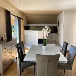 Maison A 2 Pas De Geneve